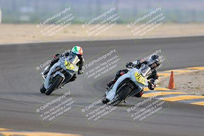 media/Sep-24-2022-CVMA (Sat) [[a45f954247]]/Race 15 500 Supersport-350 Supersport/